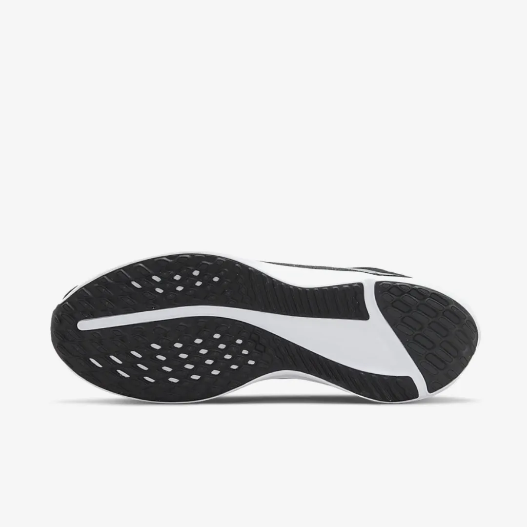 NIKE QUEST 5 BLACK SMOKE GREY WHITE