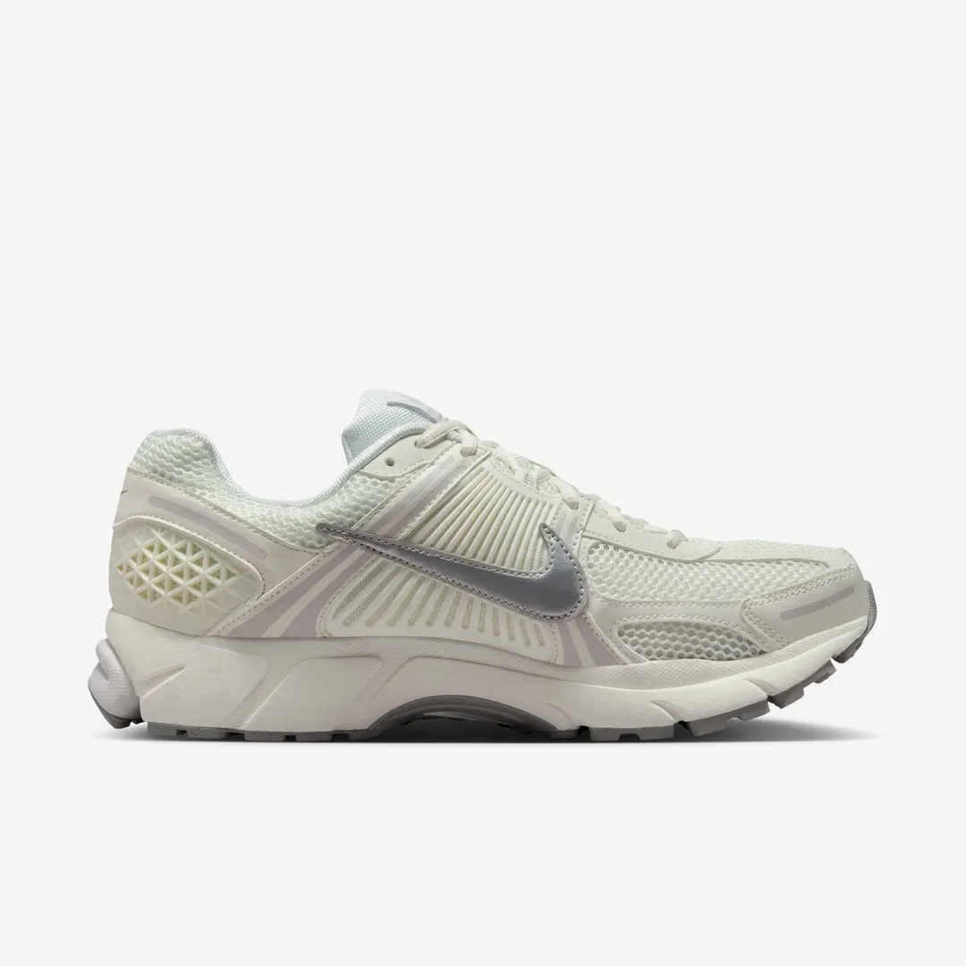 NIKE ZOOM VOMERO 5 SAIL VAST GREY