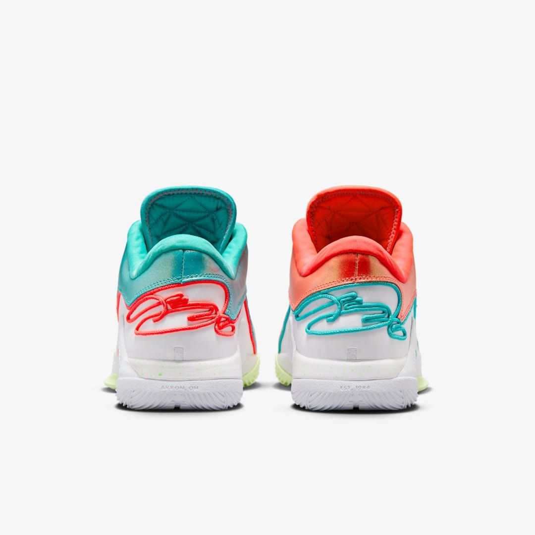 NIKE LEBRON 22 EP LIMELIGHT CHRISTMAS