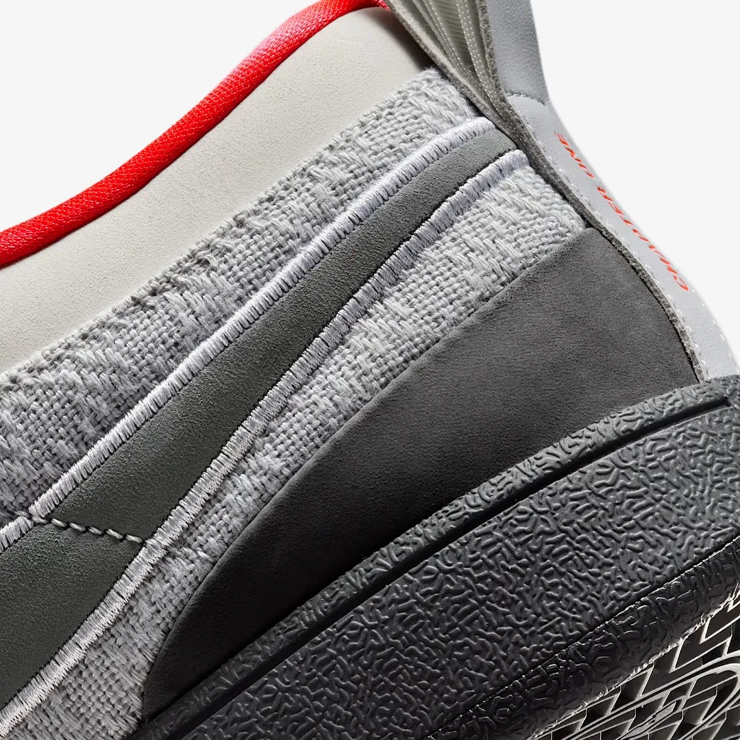 NIKE BOOK 1 EP SOLAR RED